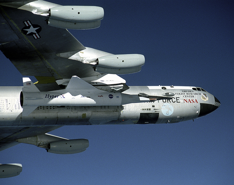 NASA’s B-52 carrying the X-43A