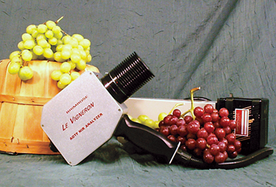 The Luminar 5030 Mini Spectrometer with grapes 