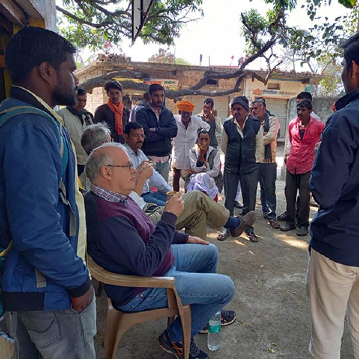 In February of 2023, IrriWatch founder Wim Bastiaanssen meets with farmers in the Indian state of Madhya Pradesh